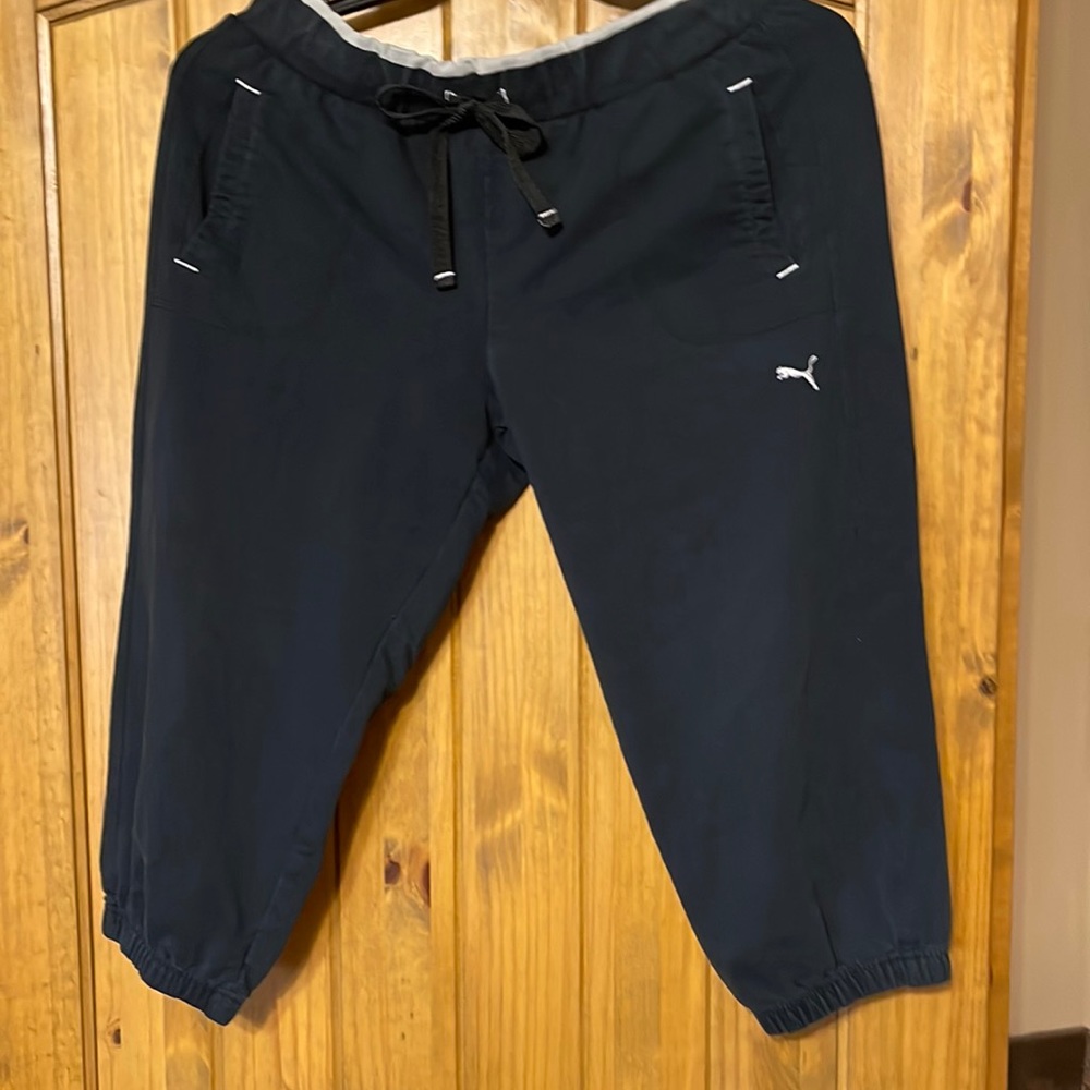 Women’s Puma’s sweat pants capris